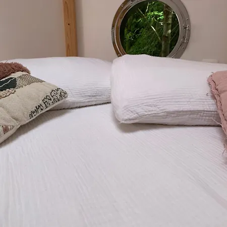 La Ville Es Renais - Ferme Et Maison D'Hotes Insolite Erquy Room photo